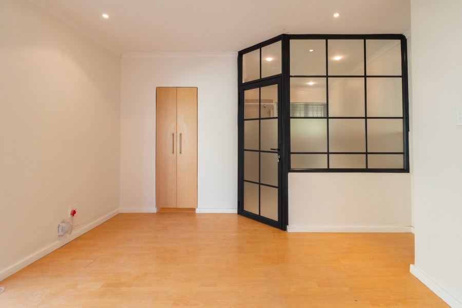 To Let 4 Bedroom Property for Rent in Gardens Western Cape